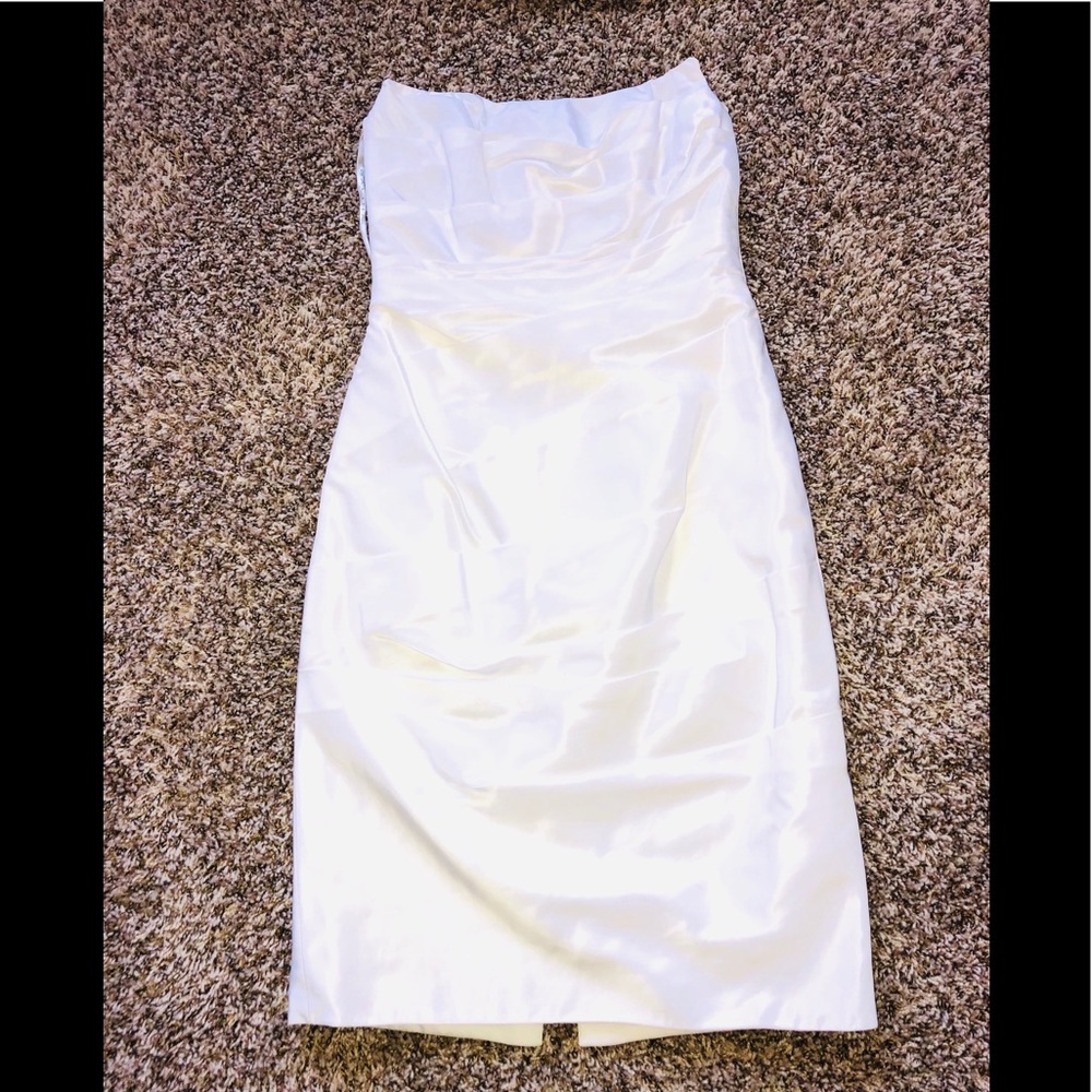 David’s Bridal white strapless wedding dress 8 - Picture 5 of 8